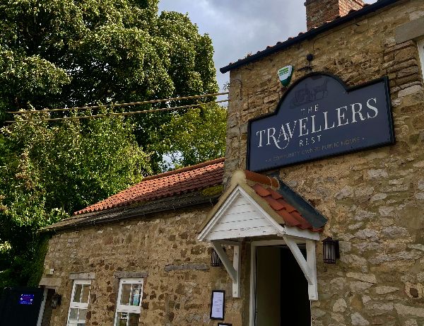 image of the front of the Travellers rest pub